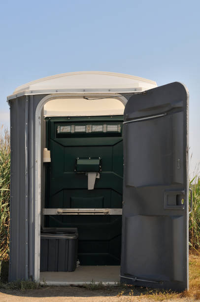 Best Portable restroom trailer rental  in Sunnyslope, WA